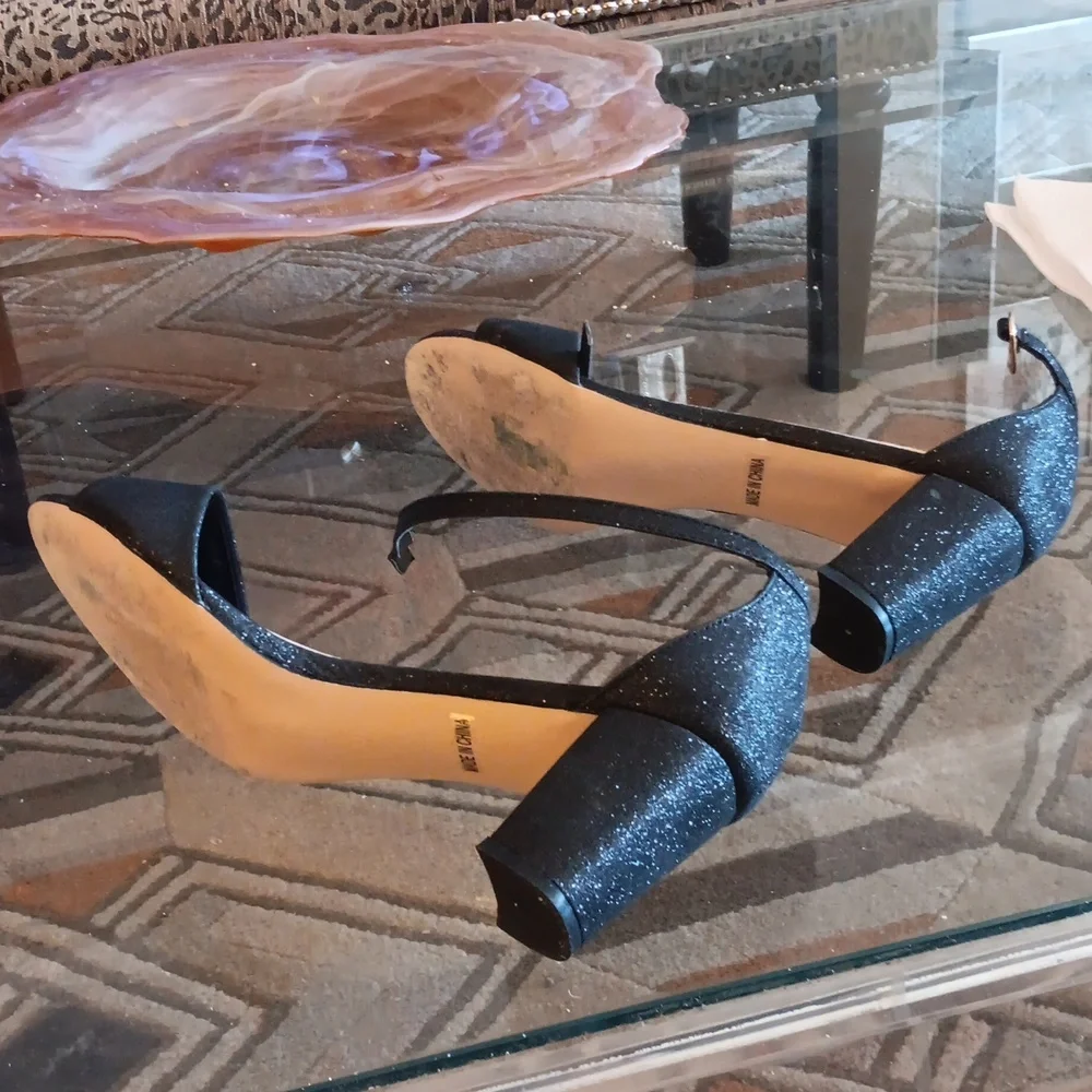 DeBlossom Collection ankle strap block heel sandals 9 - Picture 4 of 7